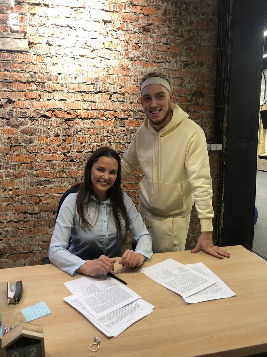     Татьяна с продюсером Иваном Юрченко во Владивостоке.  Предоставлено «КП – Владивосток»