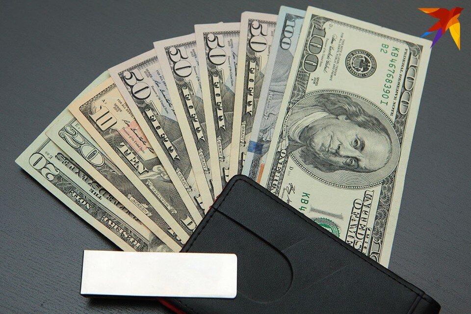     В Беларуси отменили валютные торги на бирже 30 декабря. Дмитрий ЛАСЬКО