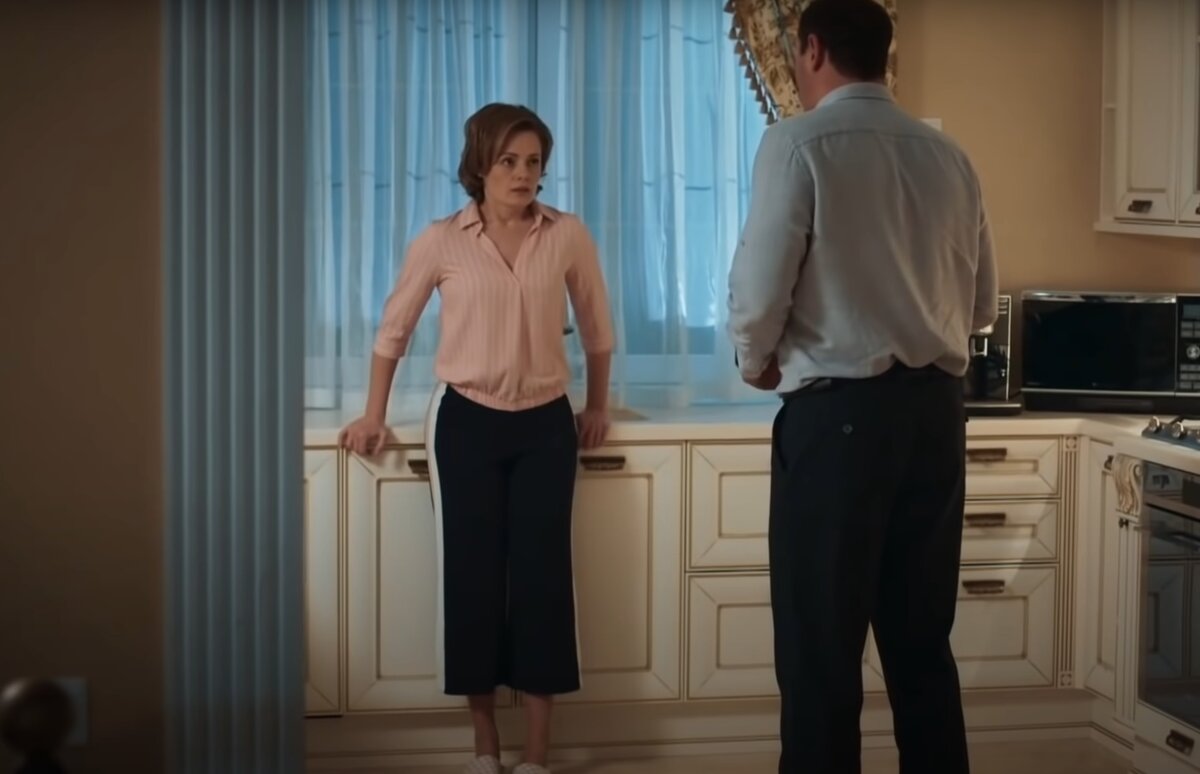 Скриншот видео из сериала "Я заберу твою семью".