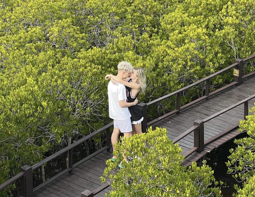    Ваня Дмитриенко с возлюбленной редакция RTWeek