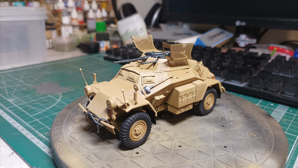 База акрил Tamiya XF-59 + XF-4 (на глаз, немного) + X-26 (совсем чуть).