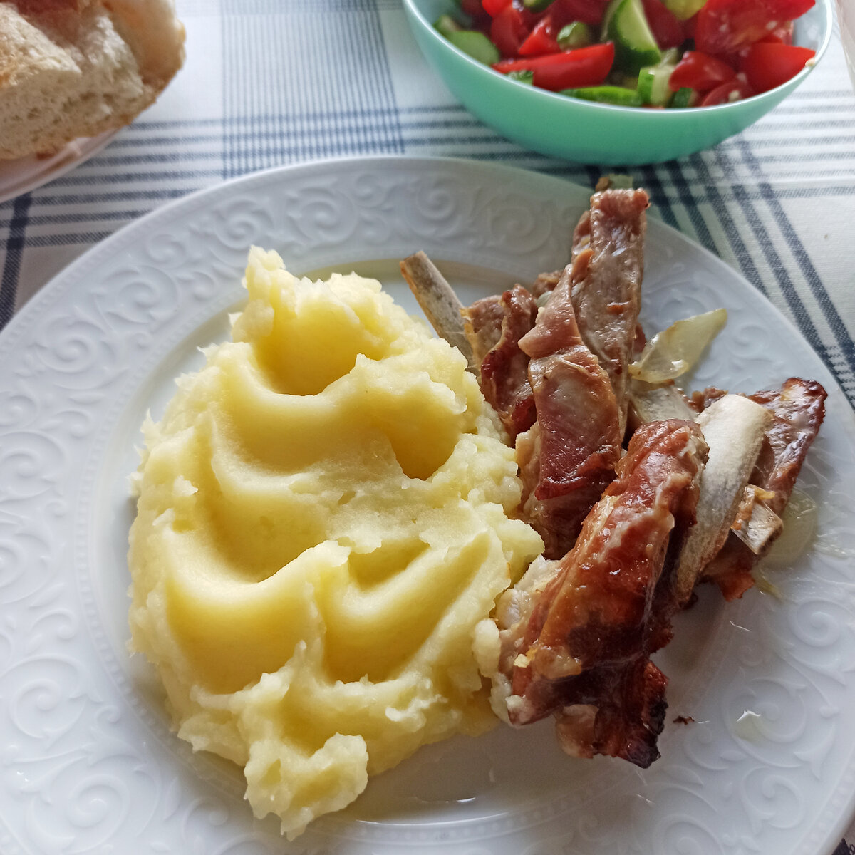 Пюре из картофеля любят и взрослые и дети.