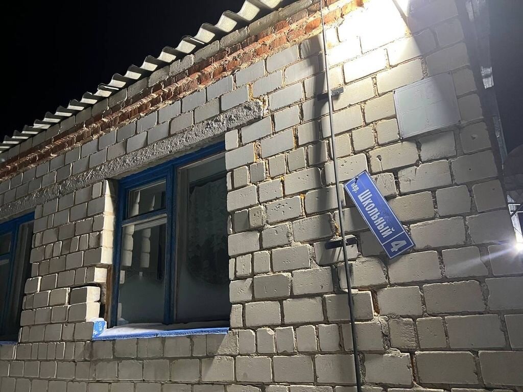    Капремонт школы в селе Можаровка Новоорского района, закрытой 2 года назад, до сих пор не начался из-за отсутствия денежных средств