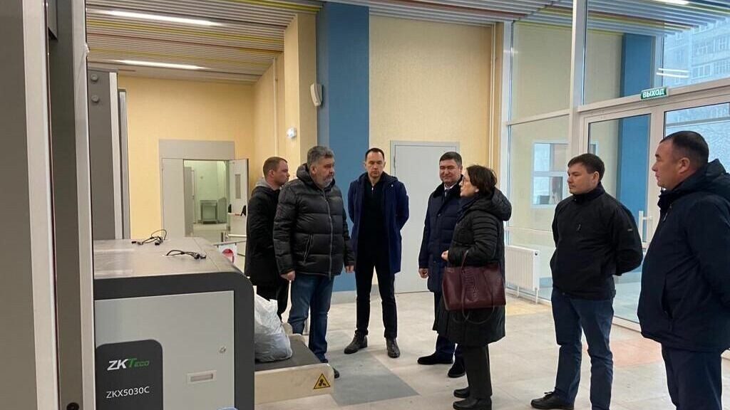     Недавно состоялось заседание программной комиссии под председательством лидера ЕР Дмитрия Медведева. На нём обсуждались положения нового раздела народной программы, носящего название “Развитие новых территорий”.