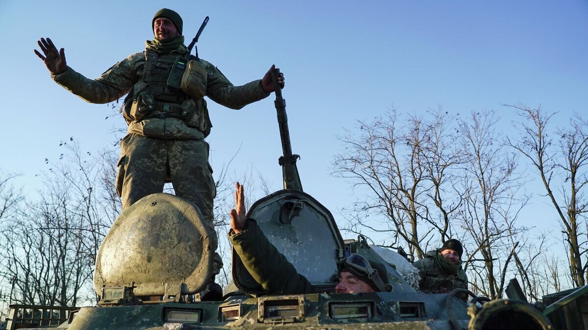    Украинские военные© AP Photo / Evgeniy Maloletka