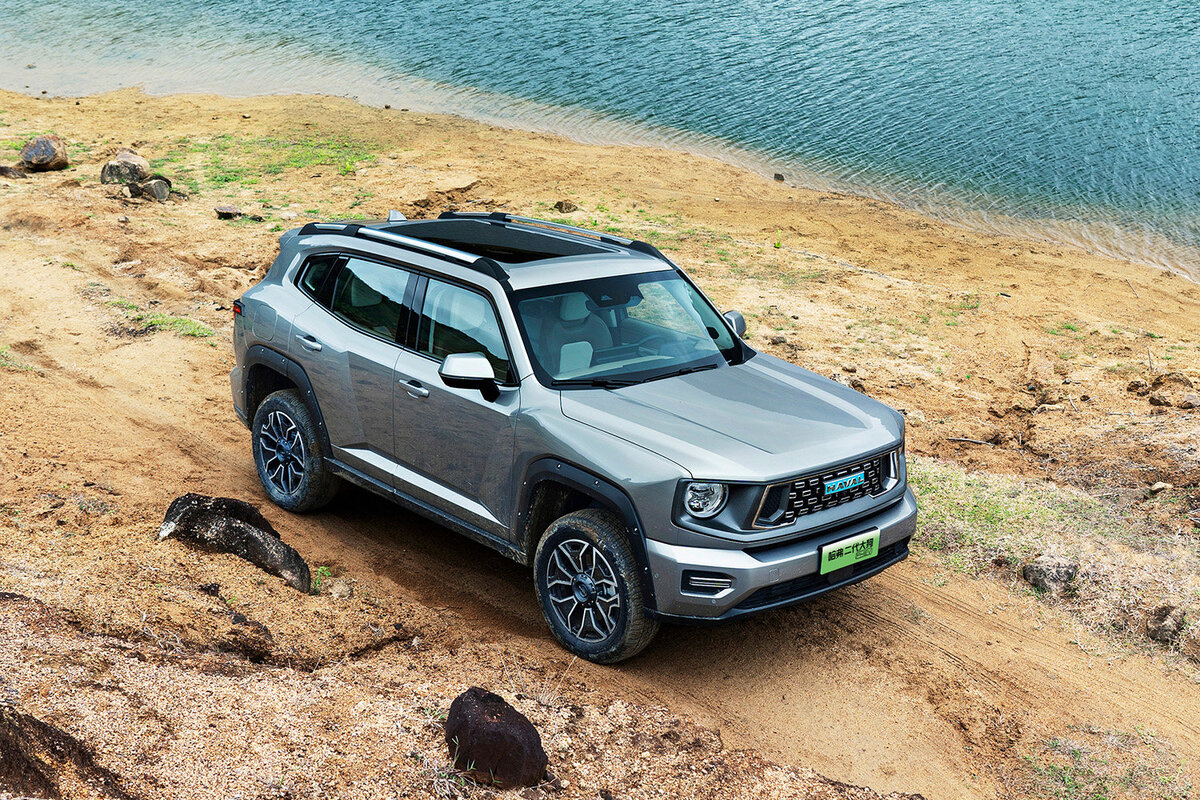 На фото: кроссовер Haval H-Dog