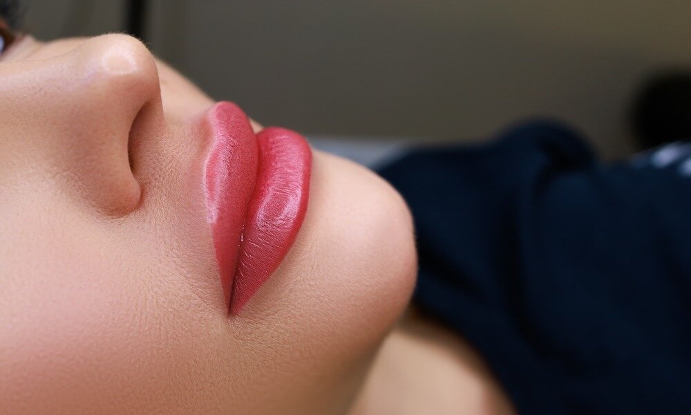 10 секретов идеальных красных губ от Лены Крыгиной