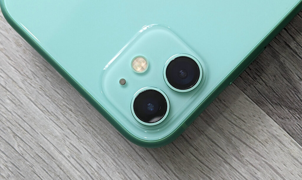    iPhone 11