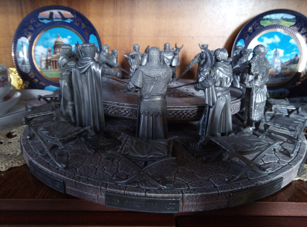 Мой муж занимается коллекционированием и для него это супер подарок