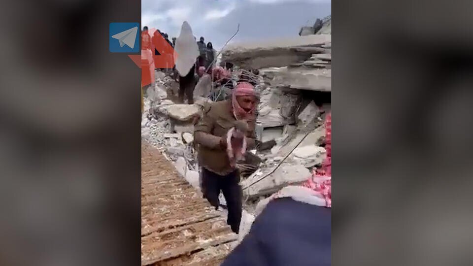    Ребенок родился под завалами после землетрясения в Сирии