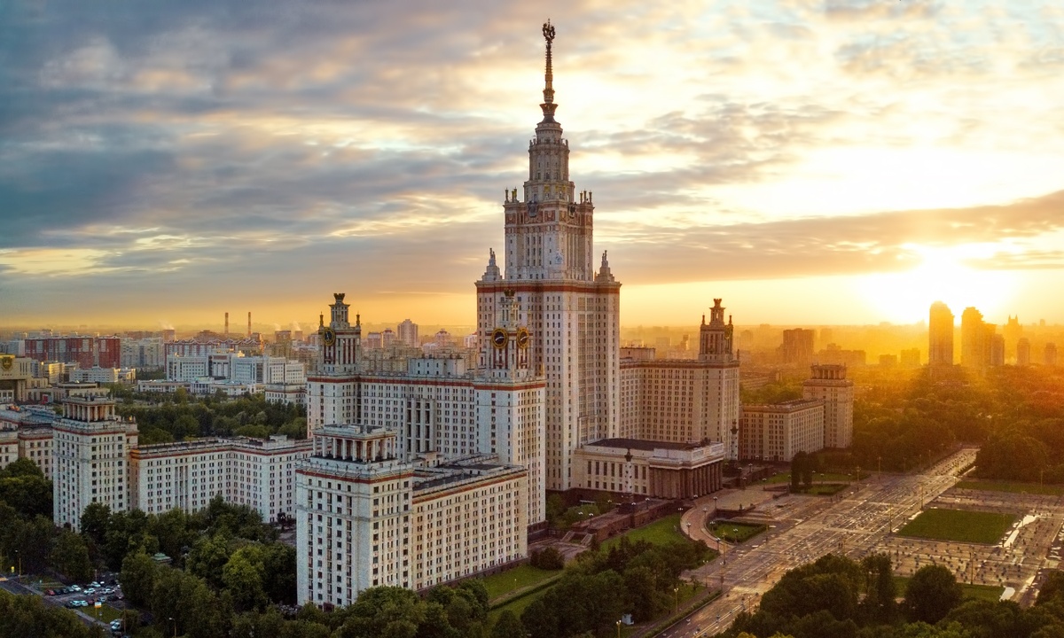 Главное здание МГУ