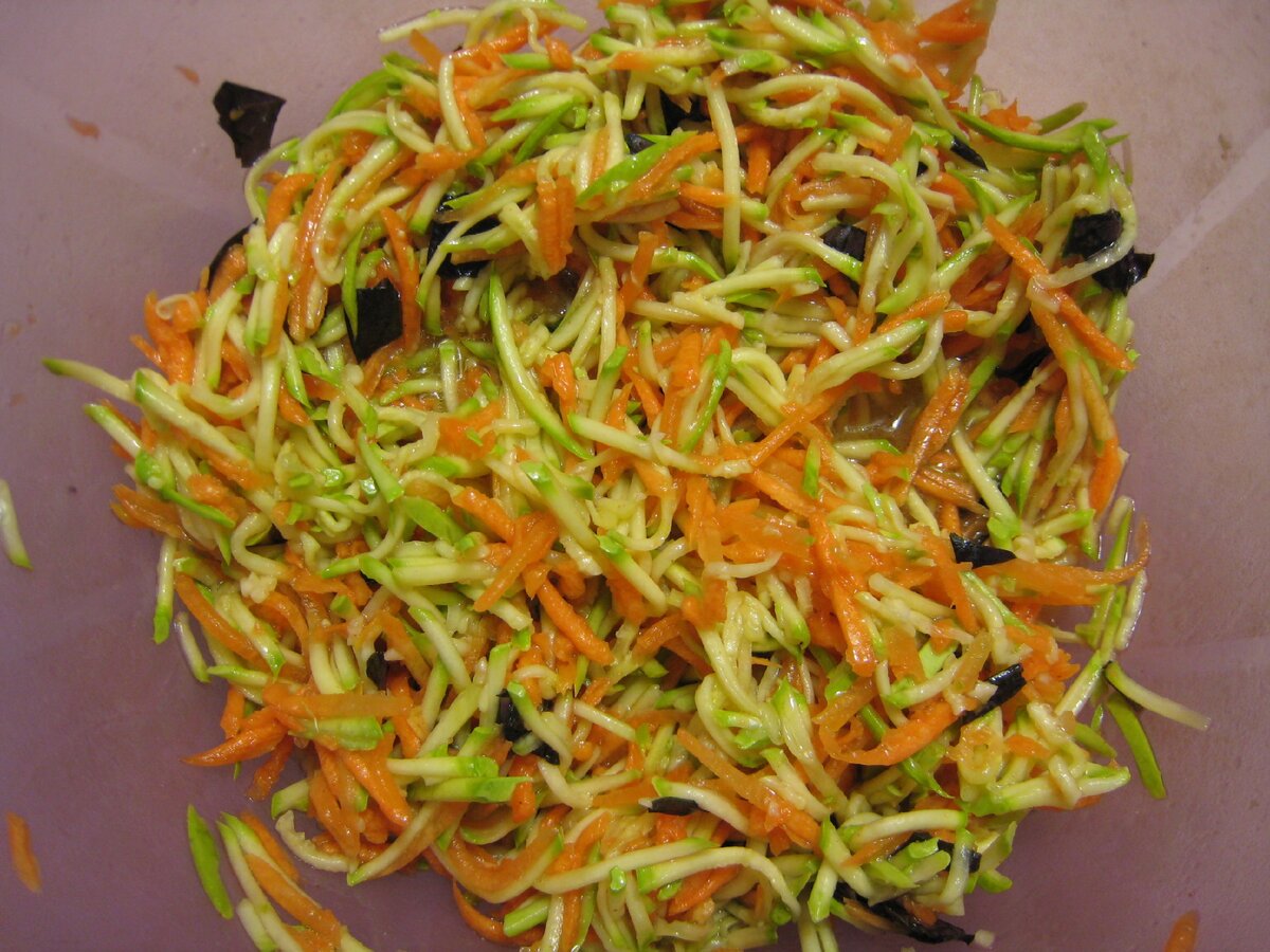 Салат из кабачка и моркови