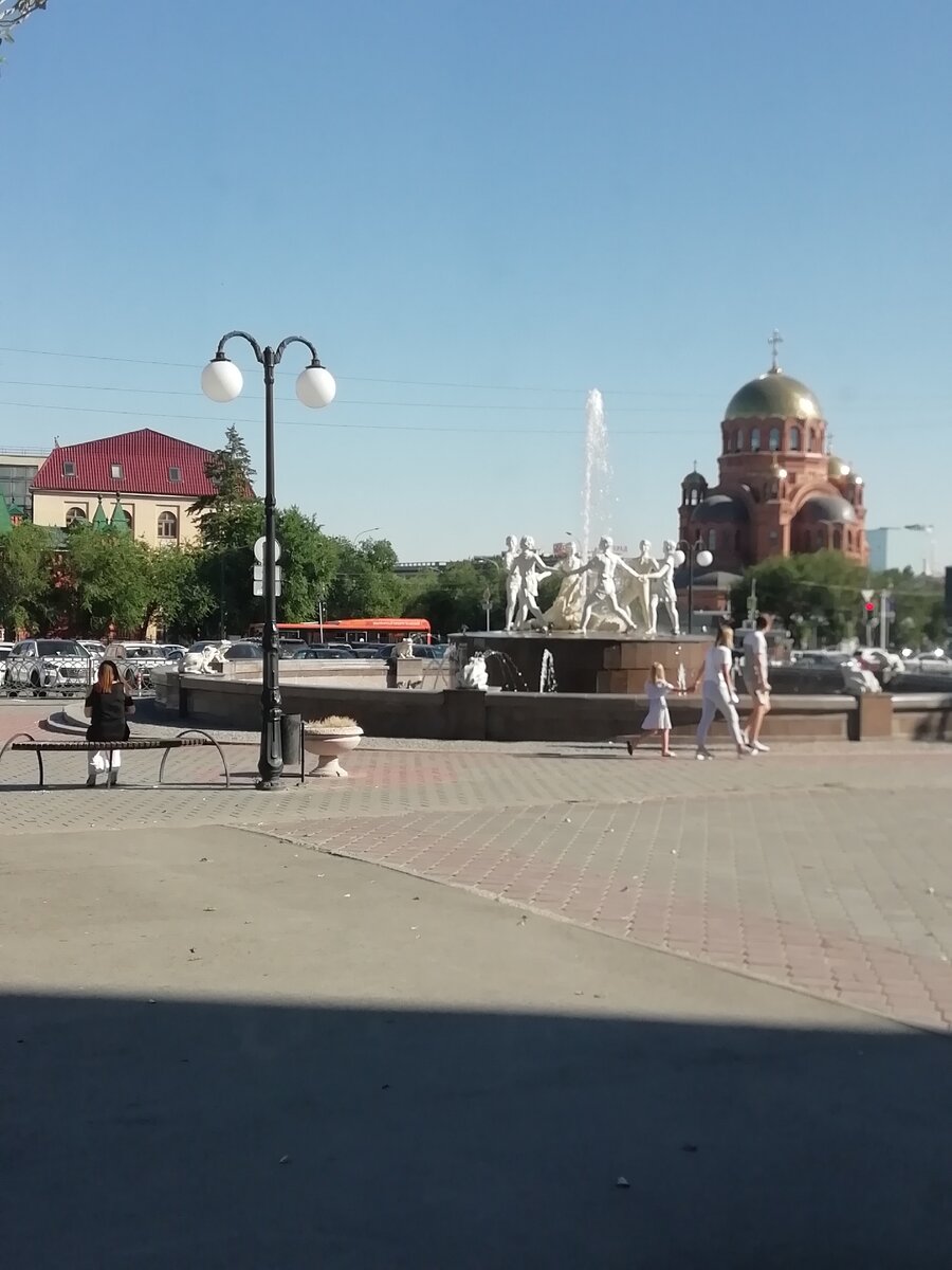 Фонтан «Бармалей» («Детский хоровод», «Крокодил», «Дети», «Дети и крокодил», «Танцующие дети») — фонтан, который находился в городе Сталинграде (ныне Волгоград) и был установлен перед музеем обороны Царицына, на Привокзальной площади. Данный фонтан — один из наиболее известных объектов Волгограда, переживших Великую Отечественную войну, однако в послевоенные годы он был разобран. 
В 2013 году в городе были установлены две копии фонтана в память о нём: одна — рядом с мельницей Гергардта, имитирующая разрушенный фонтан, запечатлённый на знаменитой фотографии, другая — на самой Привокзальной площади, похожая, но несколько отличающаяся от исторического сталинградского фонтана. 