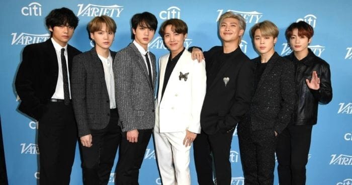 Недавнее интервью, касающееся нового японского альбома BTS «MAP OF THE SOUL: 7 ~ The Journey ~», было опубликовано в Интернете, когда участники высказали мысли о своей карьере. Давайте посмотрим, чему они научились, работая с другими влиятельными исполнителями.