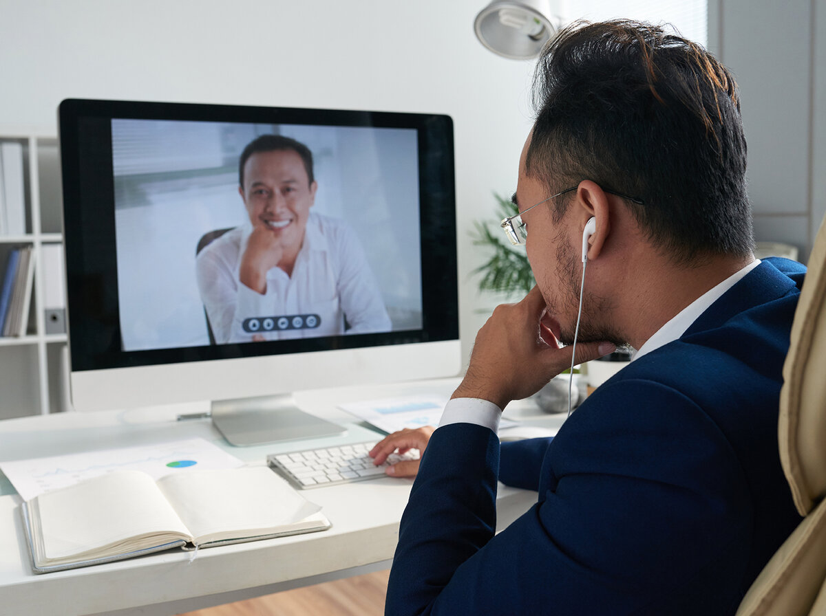 А вы умеете вести себя на онлайн встрече?