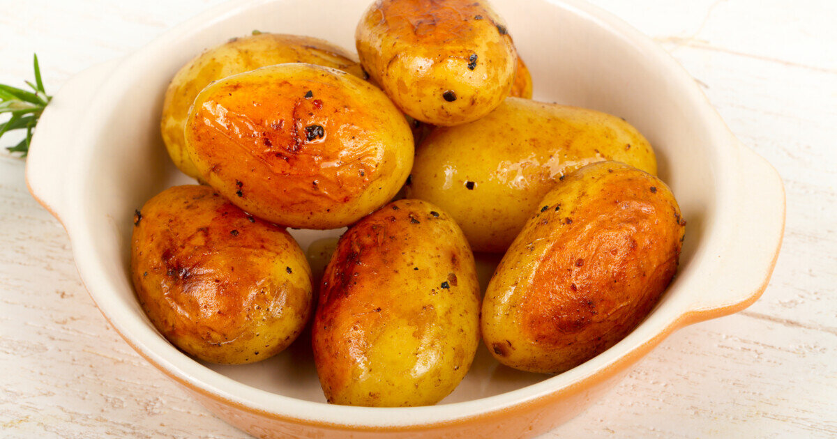 Как приготовить молодую картошку, чтобы получилась аппетитная хрустящая корочка?
