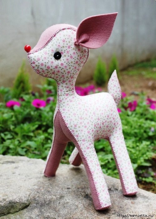 вот такие игрушки шили , только конечно они не так красиво получались ! зато сам процесс завораживал - мы сами делали игрушки ! 