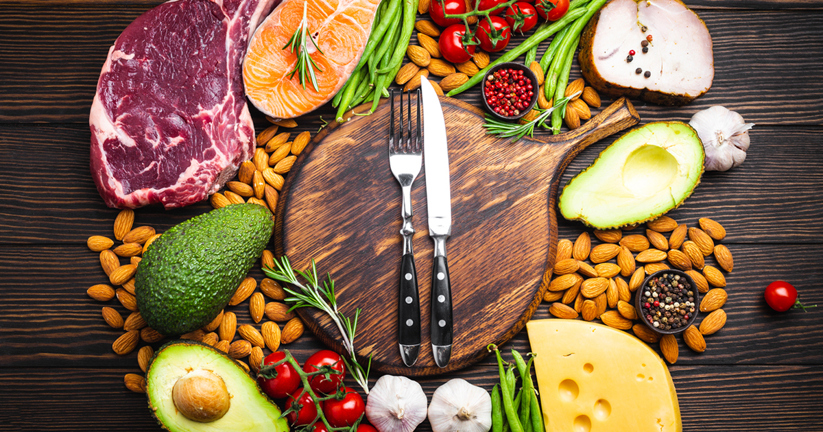 Последнее время стала набирать популярность кетогенная диета, которая помогает стабилизировать показатели глюкозы у больных диабетом