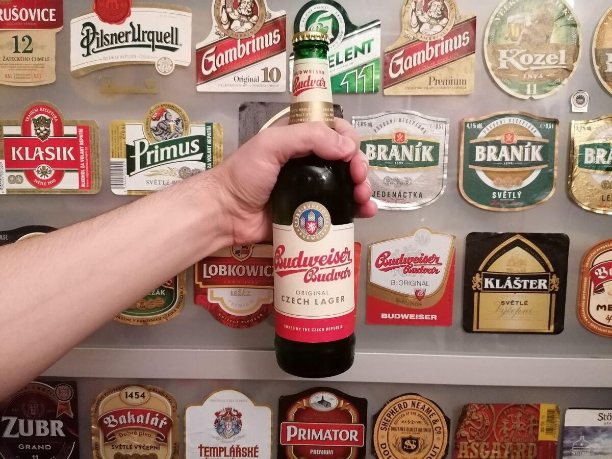 Буквально недавно у Будвайзера поменялся дизайн банок и этикеток на бутылках - получилось очень приятное глазу ретро