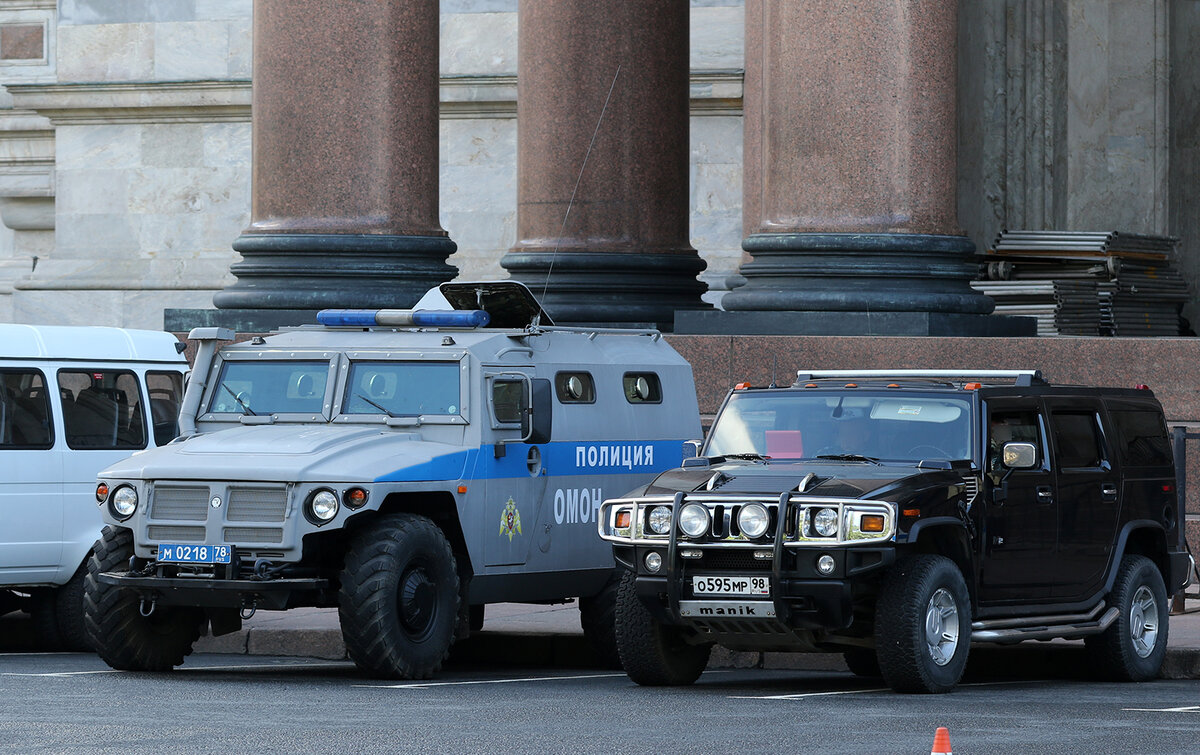 Американский Hummer H2 и другой транспорт на службе Питерского ОМОНа |  ФотоОхота на автомобили | Дзен