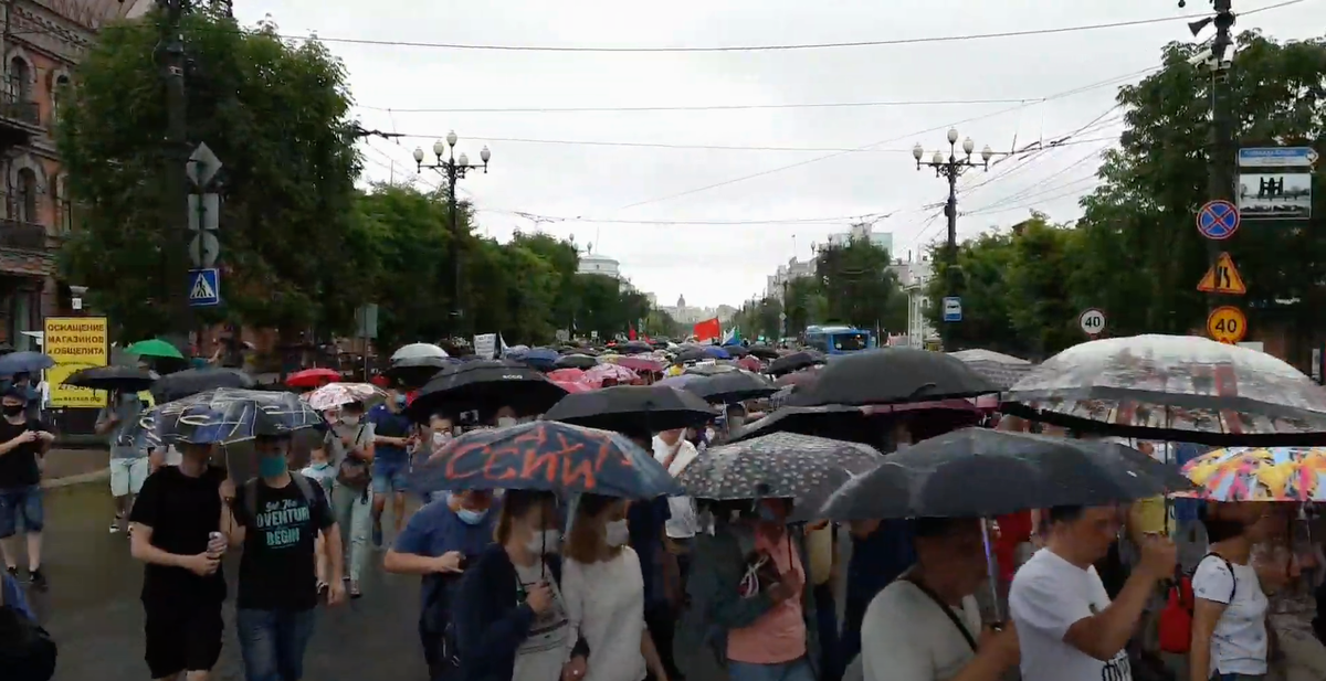 Шествия в Хабаровске продолжаются! Фото twitter.com.