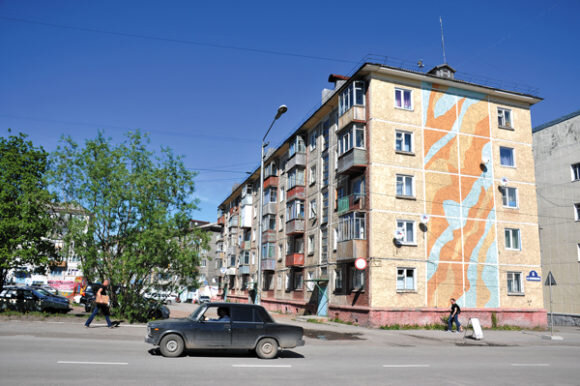 Улица Ломоносова, 6: дом построенный за 16 дней, фото Владимира Юрлова