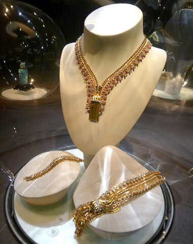 Van Cleef&Arpels, украшение -трансформер Zip, золото, рубины и бриллианты, 1954, Cooper Hewitt Smithsonian Design Museum, официальный сайт-www.cooperhewitt.org 