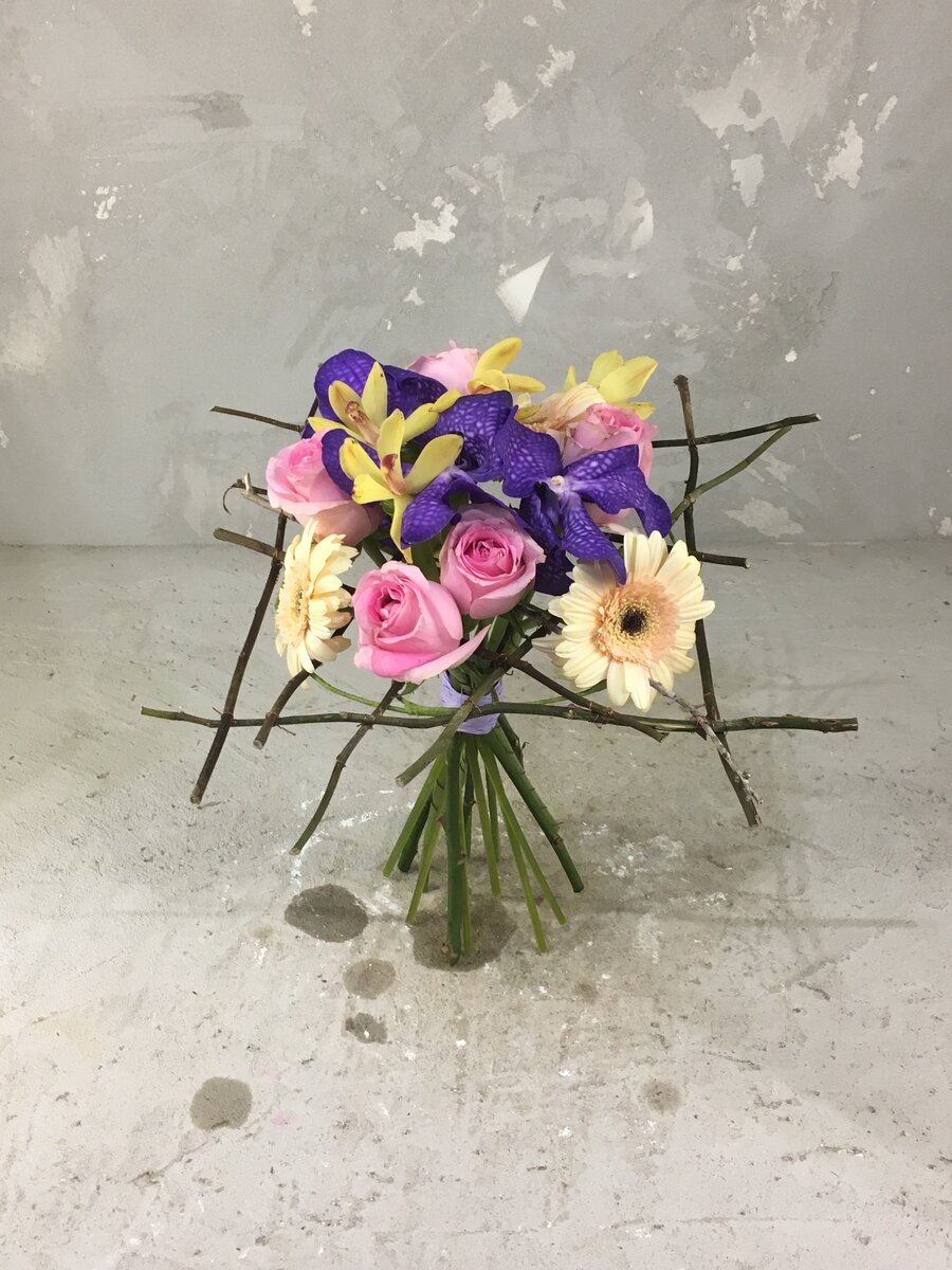 Букет на каркасе из веток