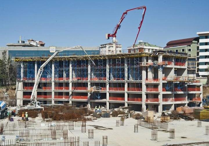 Бетонораздаточная гидравлическая стрела