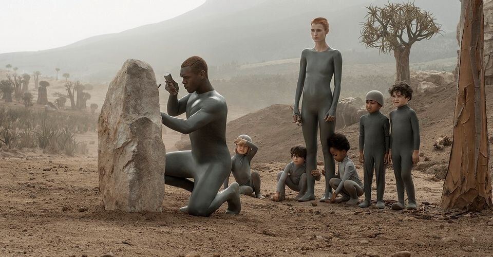 Кадр из сериала "Воспитанные волками". Источник: imdb.com