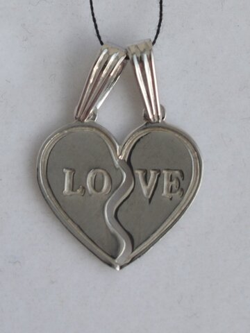 Кулон "LOVE" с родированием (артикул: 30008041)