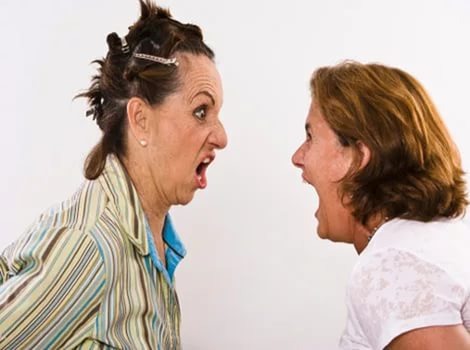 Я одела тапки и пошла к соседке