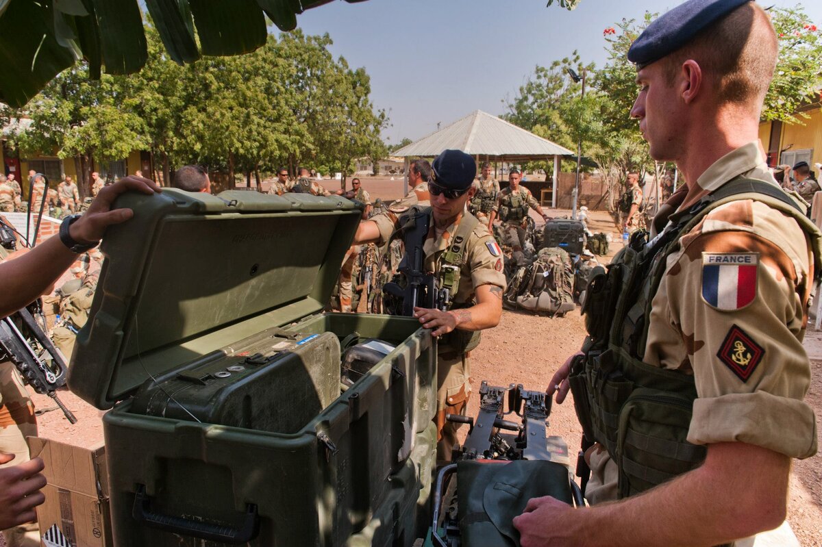 Источник: http://discovermilitary.com/world-military/french-troops-being-deployed-in-mali/attachment/france_mali-6/