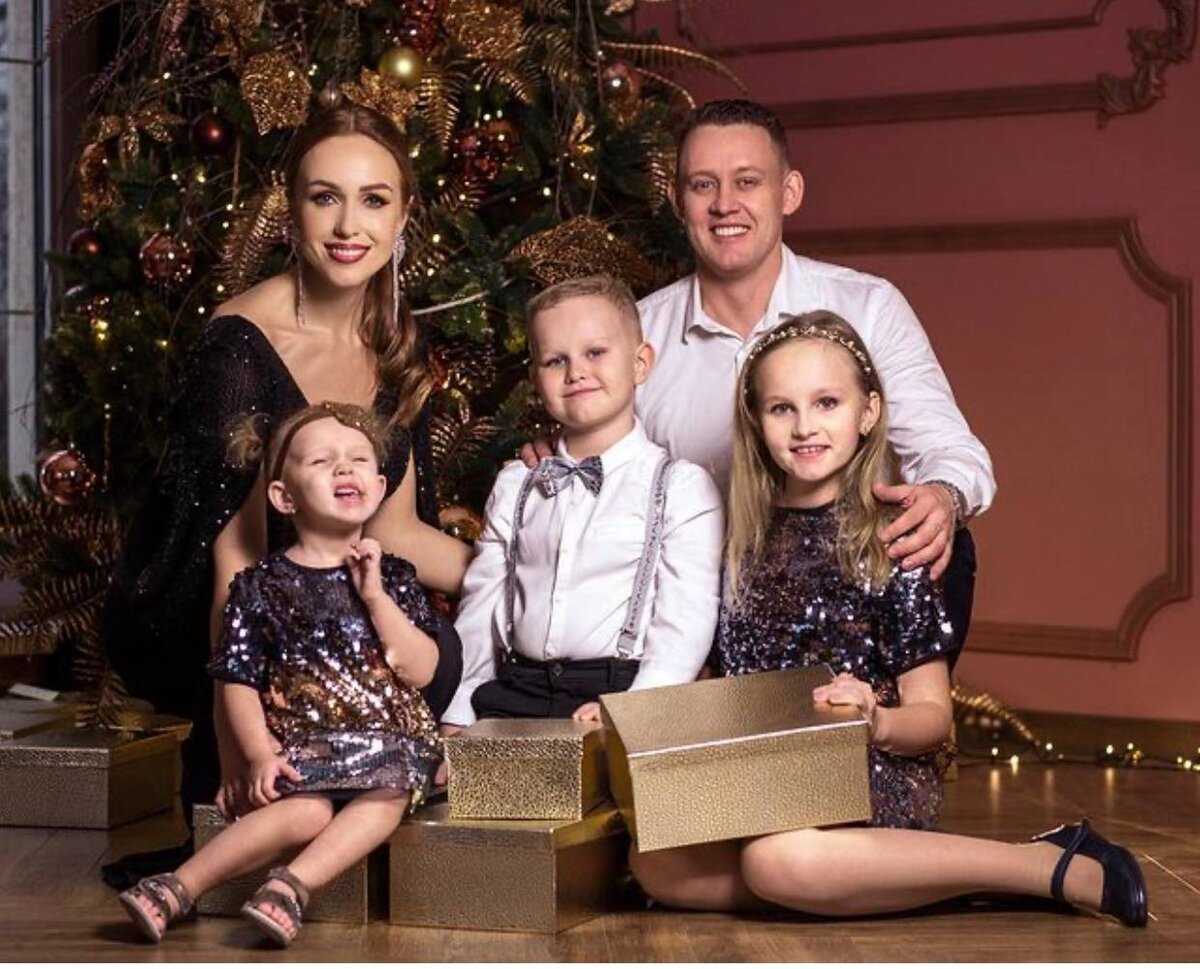 Татьяна Митина с семьей.