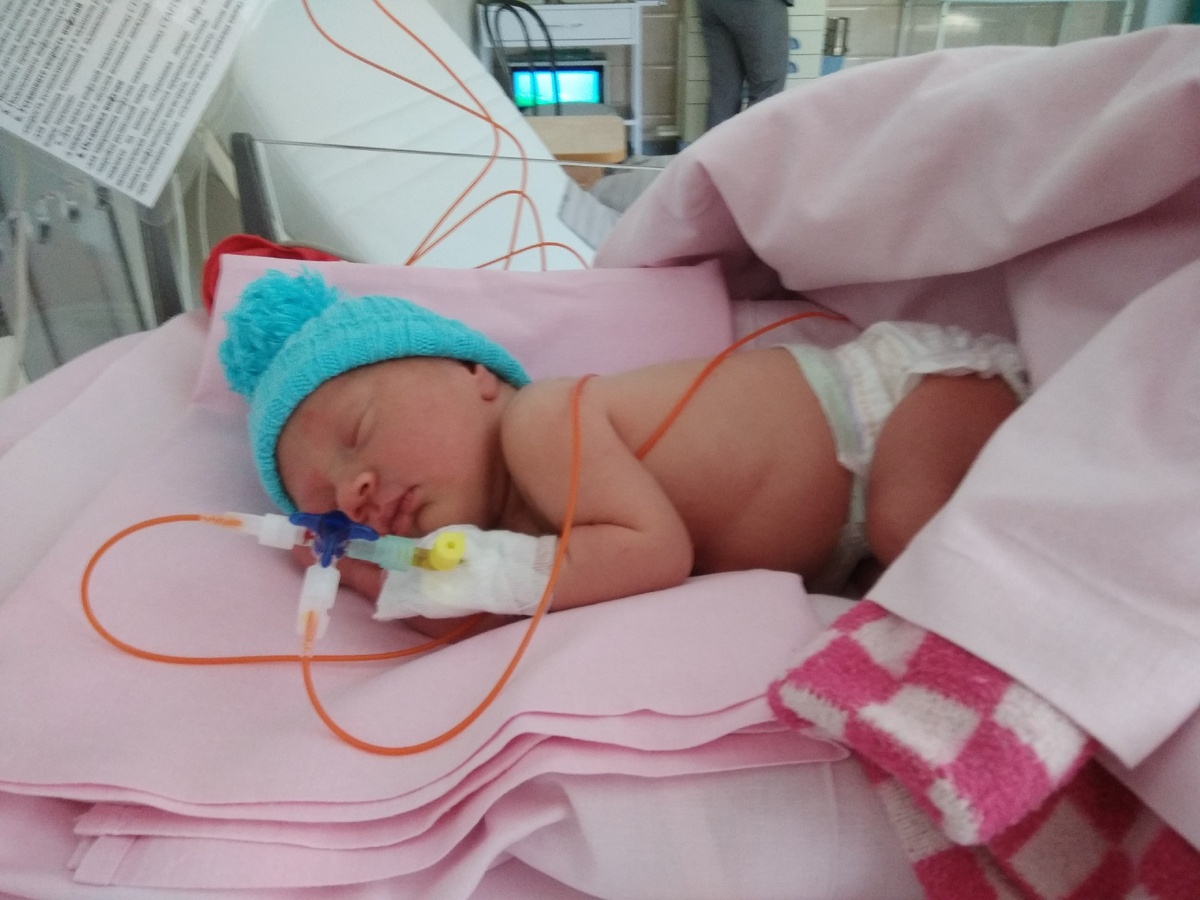 Нам сдесь пять дней и нас перевели в интенсивную терапию