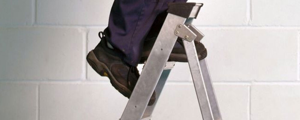 Как контролировать безопасность, если сотрудники работают на лестницах и стремянках