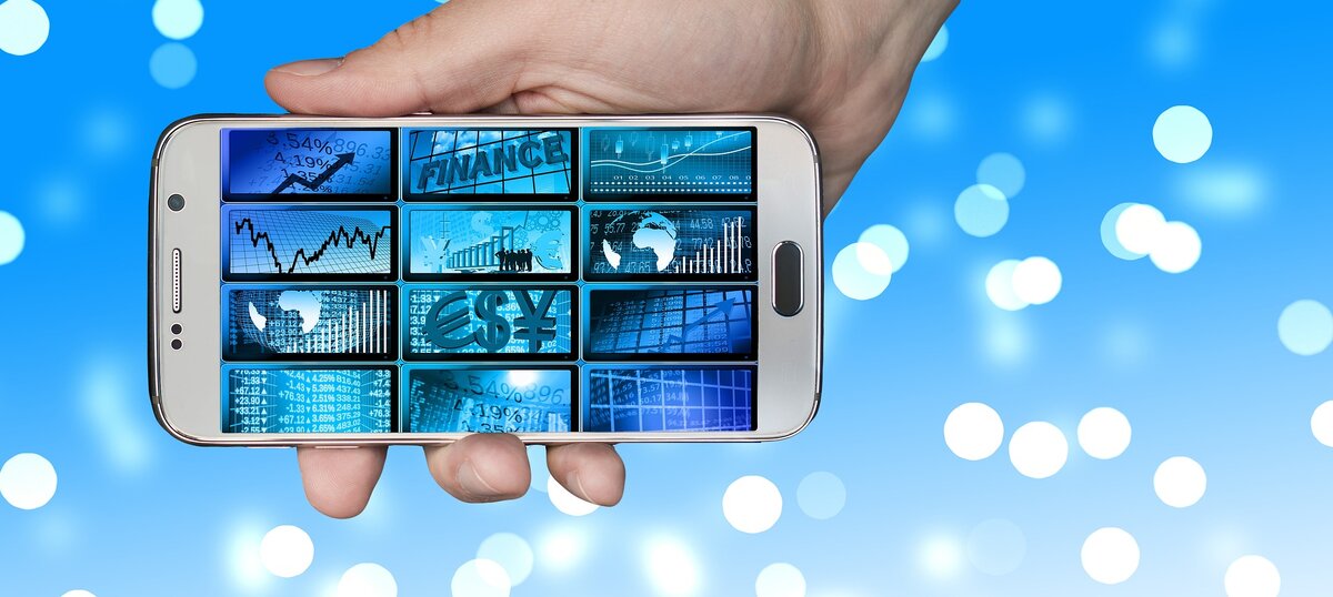 Котировки на смартфоне. Pixabay.com.