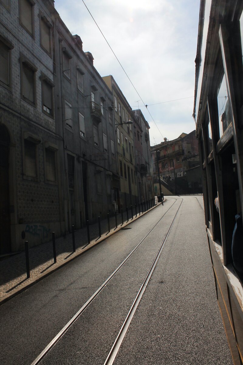 Рельсы в гору маршрута 28