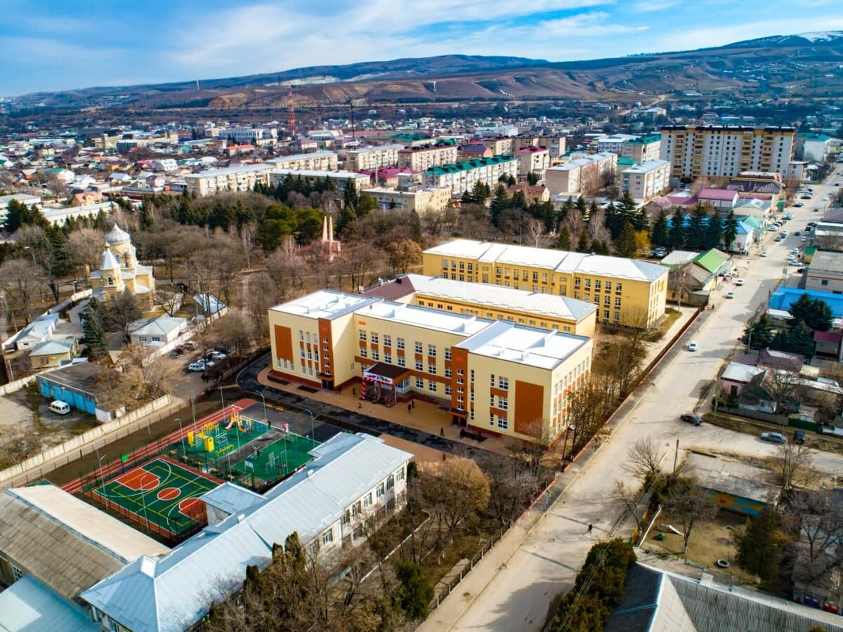 Карачаево черкесия население. КЧР Усть-Джегута. Карачаево Черкесия Джегута. Усть Джегута Кубань. Город Усть-Джегута Карачаево-Черкесская Республика.