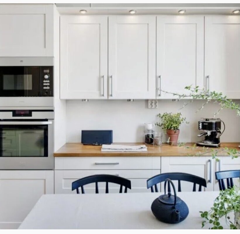 Левая сторона кухни.