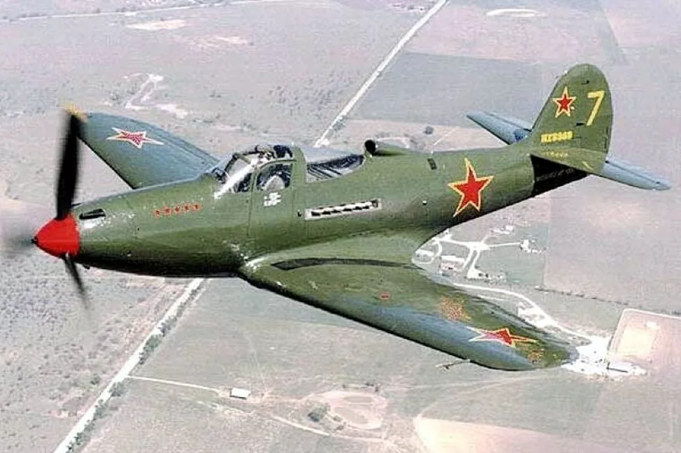 Самолеты советской армии. Истребитель Аэрокобра р39. P-39 Аэрокобра. Белл р-39 Аэрокобра. Аэрокобра самолет 2 мировой войны.