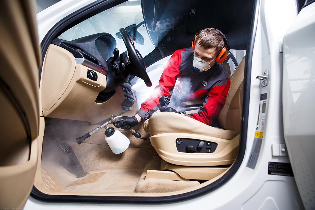 Химчистка внутреннего убранства авто.