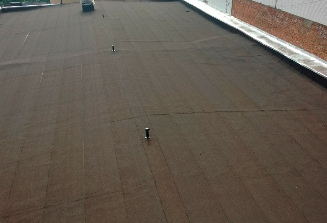 Рулонная наплавляемая (кровля на крыше. Наплавляемая плоская кровля 2х слойная. Крыша плоская из рулонных материалов. Мягкая плоская кровля