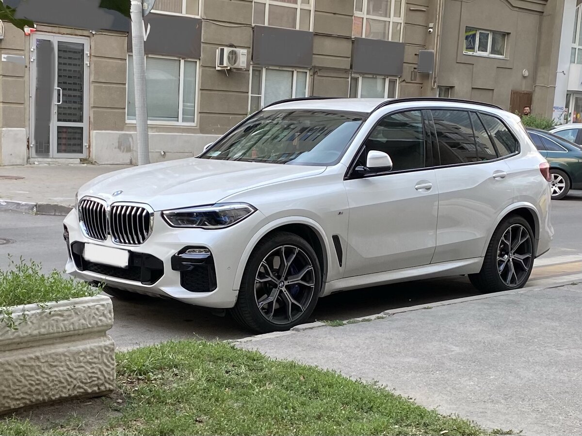 BMW X5 G-05. На вторичном рынке стоит от 5 миллионов