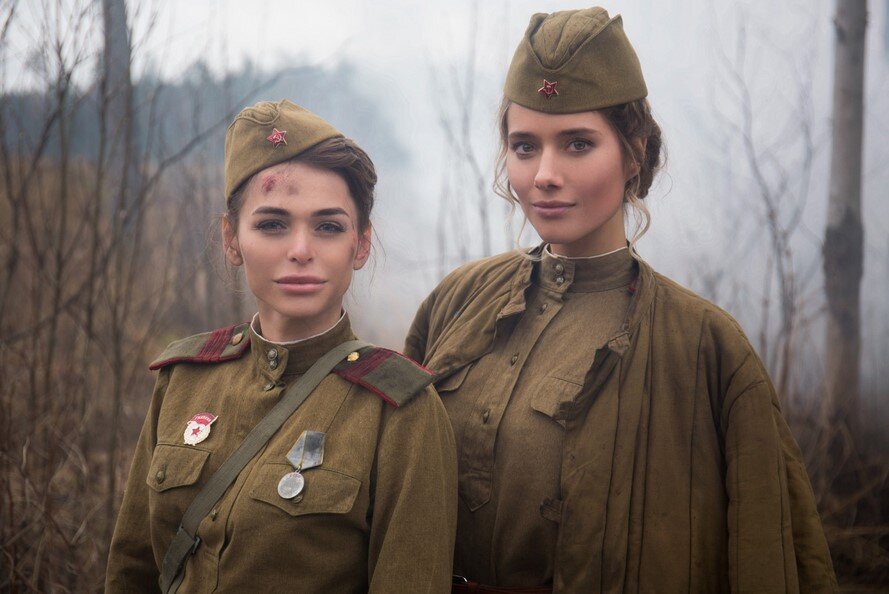 источник фото: https://www.ok-magazine.ru/stars/chronicle/55501-anna-hilkevich-yuliya-parshuta-i-drugie-zvezdy-prinyali-uchastie-v-patrioticheskom-proekte