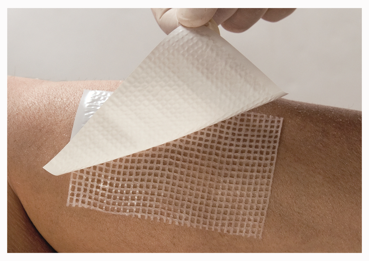 вот так она выглядит. Фиксировать ее очень не удобно все время сползает.