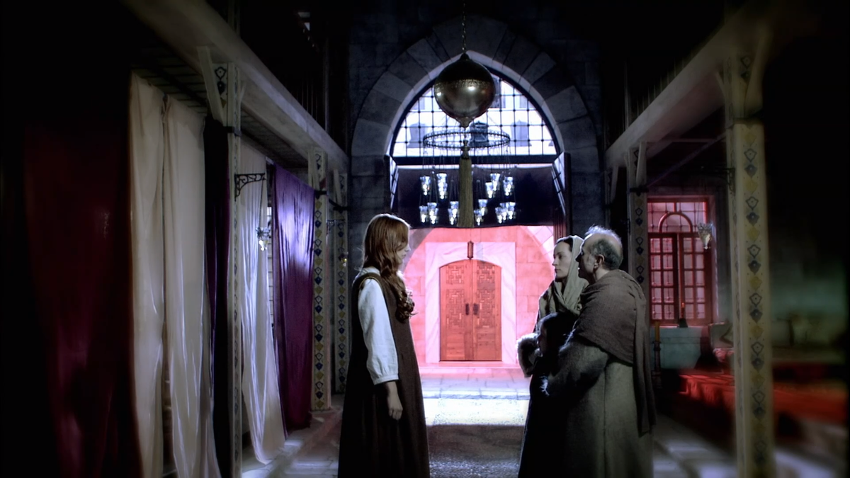 Встреча Хюррем с семьей. Стоп-кадр из сериала