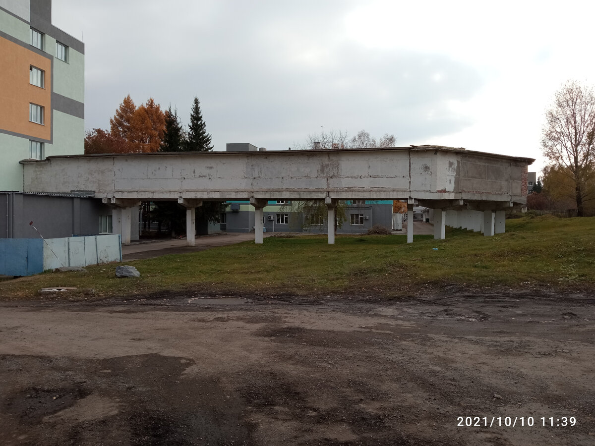 Тот самый коридор в многопрофильной больнице. От роддома до отделений