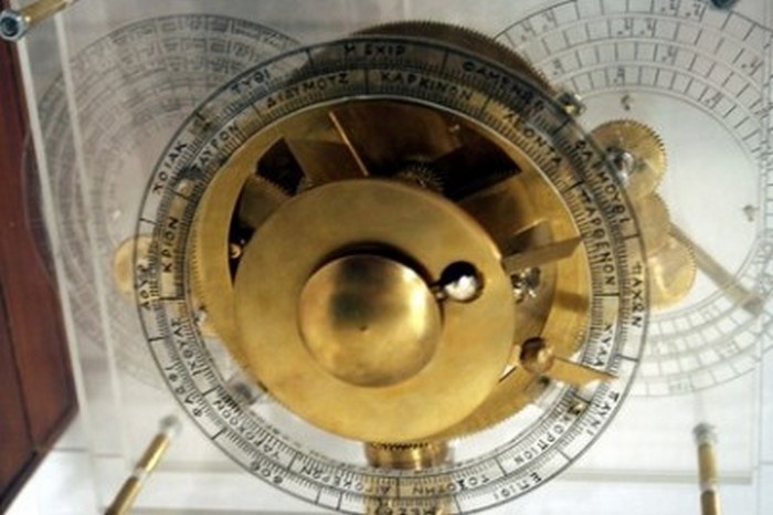 Антикитерский механизм.