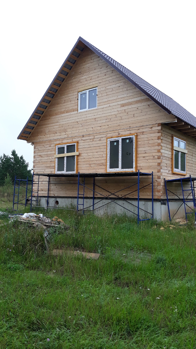 Домик с окошками и дверками